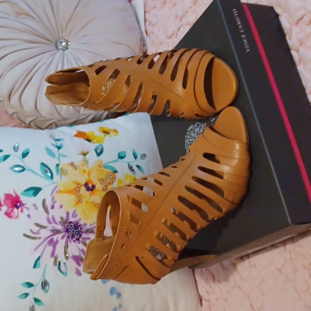 Vince camudo heels